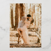 Echte Gouden Fotobehang Monogram Huwelijk Folie Uitnodiging (Achterkant)