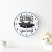 Echte klassieke spieren in zwarte grote klok (Huis)