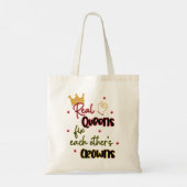 Echte koninginnen maken elkaars kronen vast tote bag (Achterkant)