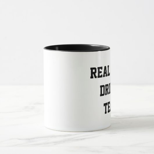 Echte Mannen Drink Tea Mok (Midden)