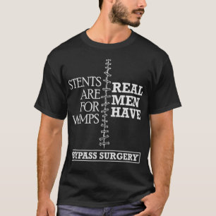 Echte Mannen hebben een ringloopoperatie met open T-shirt