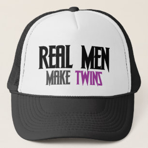 Echte mannen maken tweeling trucker pet