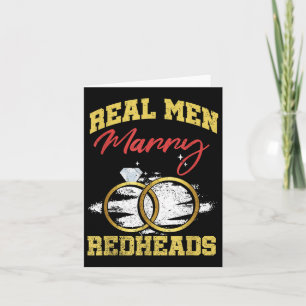 Echte Mannen marry Redhead Wedding Groom Bride Gin Kaart