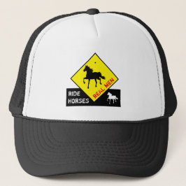 Echte mannen rijden op paarden & Black Horse Party Trucker Pet