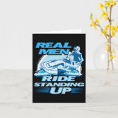 Echte Mannen Rijden Staand Op Jetski Ontwerp Kaart (Gele Bloem)