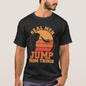 Echte Mannen springen van dingen Cliff Jumping Pul T-shirt (Voorkant)
