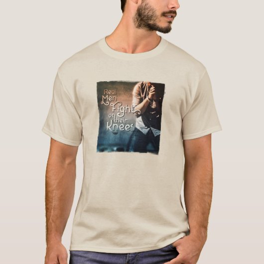 Echte Mannen vechten tegen hun vrienden T-shirt (Voorkant)