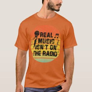 Echte muziekinstallatie op de radio t-shirt