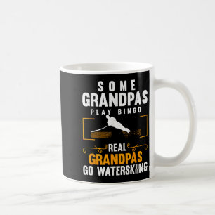 Echte opa's gaan waterskiën Mannen waterskiën Wav Koffiemok