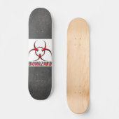 Echte rauwe koolstof, getextureerd biogevaarsymboo skateboard (Voorkant)