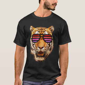 Echte tijger voor jongen met rode roze gestreept s t-shirt