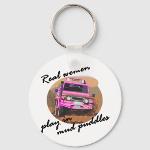 Echte vrouwen spelen in mud pudzels. sleutelhanger