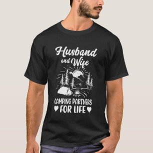 Echtgenoot en echtgenote Camping Partners voor een T-shirt