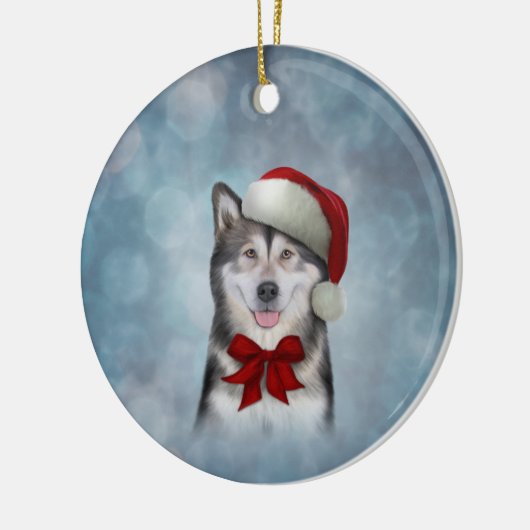 Echthond in het rode pet van de kerstman keramisch ornament (Links)