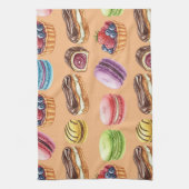 Eclairs en macarons van Natasha Us Theedoek (Verticaal)