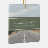 Eclectic Chick Zoek me op YouTube en Facebook Keramisch Ornament (Rechts)