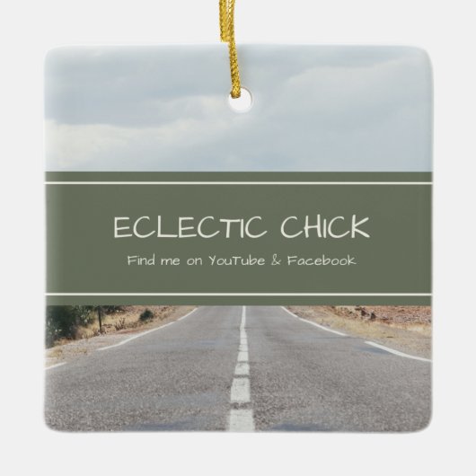 Eclectic Chick Zoek me op YouTube en Facebook Keramisch Ornament (Voorkant)