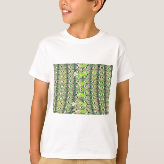 Eco Africa Motif – Natuur-geïnspireerde Afrikaanse T-shirt (Voorkant)