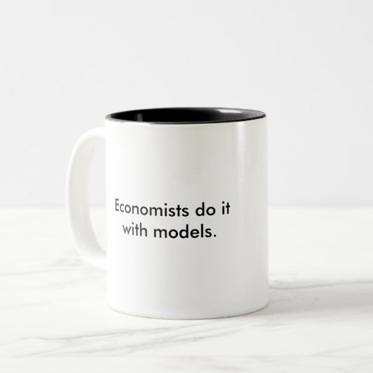 Economen doen het met modellen mok (Voorkant links)