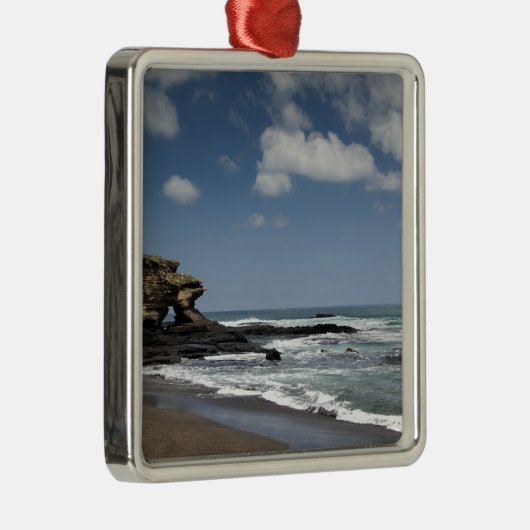 Ecuador, Galapagos, Santiago (alias James). 4 Metalen Ornament (Rechts)