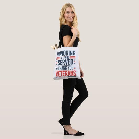 Edelachtbare iedereen die heeft gediend Hartelijk  Tote Bag (Op model)