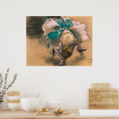 Edgar Degas Dancer die haar schoenribbons aan het  Poster (Keuken)