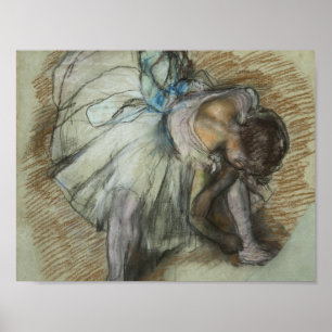 Edgar Degas - danser past haar schoen aan Poster