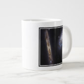 Edge-On Galaxy NGC 4302 & gekantelde Galaxy NGC 42 Grote Koffiekop (Voorkant rechts)