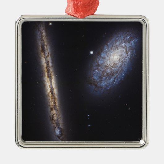 Edge-On Galaxy NGC 4302 & gekantelde Galaxy NGC 42 Metalen Ornament (Voorkant)
