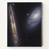 Edge-On Galaxy NGC 4302 & gekantelde Galaxy NGC 42 Notitieboek (Achterkant)