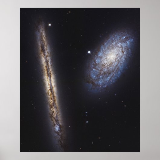 Edge-On Galaxy NGC 4302 & gekantelde Galaxy NGC 42 Poster (Voorkant)