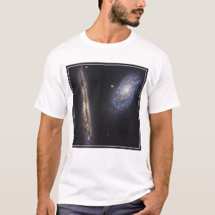 Edge-On Galaxy NGC 4302 & gekantelde Galaxy NGC 42 T-shirt
