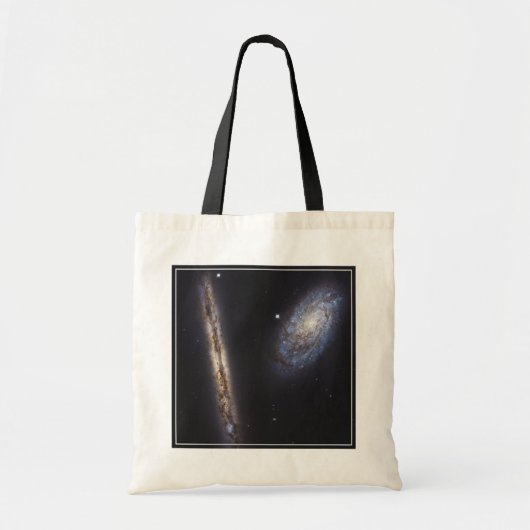 Edge-On Galaxy NGC 4302 & gekantelde Galaxy NGC 42 Tote Bag (Voorkant)