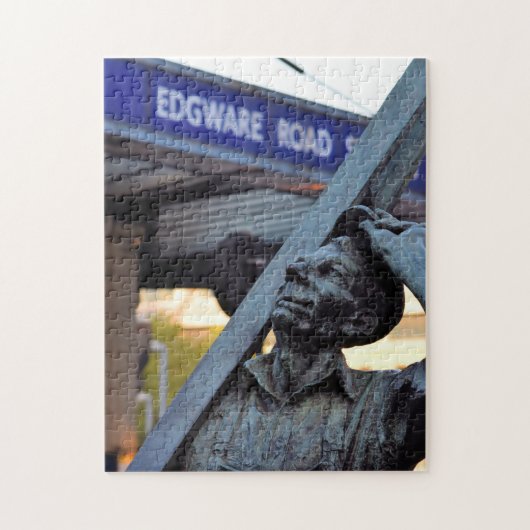 Edgeware Road Station Statue - 11x14 - 252 pcs. Legpuzzel (Verticaal)