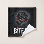 Edgy 'Bite Me' Gothic Roos Design Bad Handdoek (Wasdoekje)