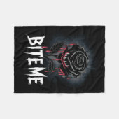 Edgy 'Bite Me' Gothic Roos Design Fleece Deken (Voorkant (Horizontaal))