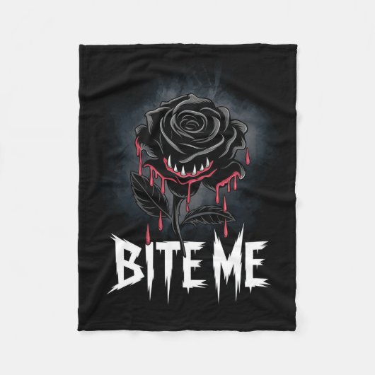 Edgy 'Bite Me' Gothic Roos Design Fleece Deken (Voorkant)