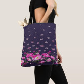 Edgy Elegance met het Floral Black Tas (Dichtbij)