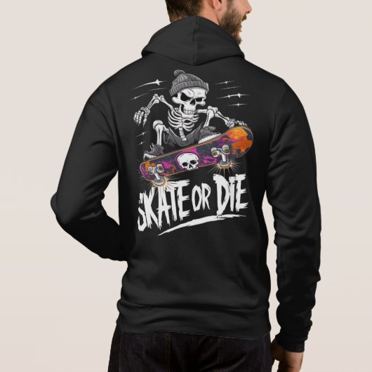 Edgy Halloween Skeleton Riding Skateboard: Monochr Hoodie (Achterkant)