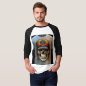 "Edgy Skull and Crossbones geborduurd Pet" T-shirt (Voorkant volledig)