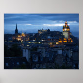 Edinburgh Skyline bij schemering Poster (Voorkant)