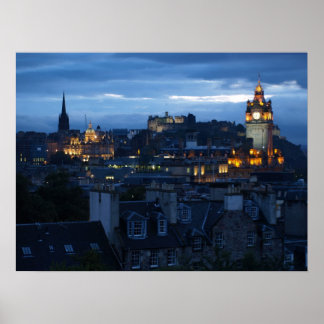 Edinburgh Skyline bij schemering Poster