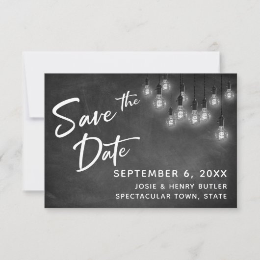 Edison Lights and Chalkboard Modern Save the Date RSVP Kaartje (Voorkant)