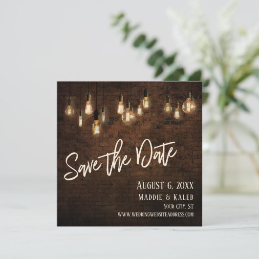 Edison Lights & Industrial Brown Brick Wall Save The Date (Staand voorkant)