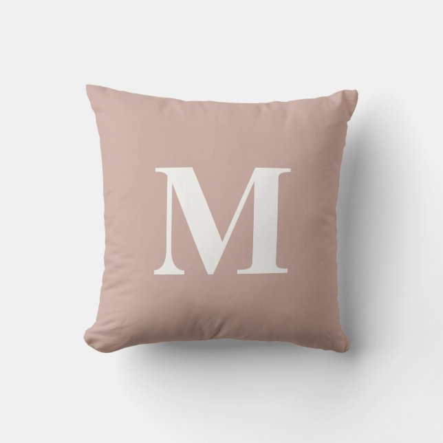Editable Color Blush Pink White Monogram Initiaal Buitenkussen (Voorkant)
