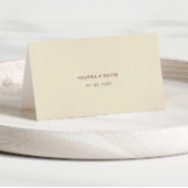 Editable Guest Name Burgundy Wedding Place Card Kaart