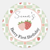 Editable Strawberry Gingham 1st Birthday Favor Ronde Sticker (Voorkant)