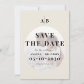 Editoriaal Ivoor Monogram Foto Bruiloft Save The Date (Voorkant)