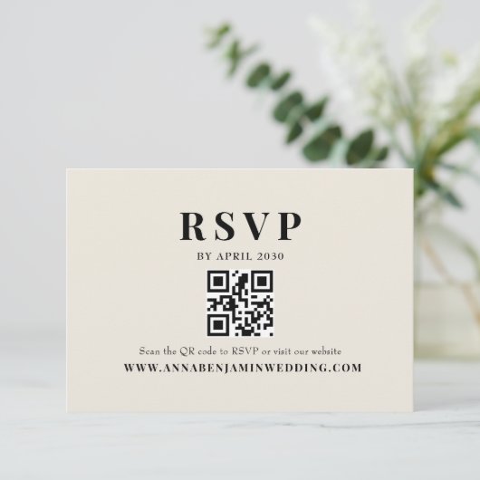 Editorial Ivory Photo QR Code Wedding RSVP Kaartje (Staand voorkant)
