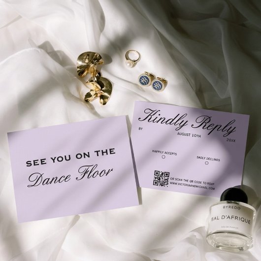 Editoriale Luxe Gedempte Paarse Chic Bruiloft RSVP Kaartje